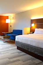 Hotel Holiday Inn Express & Suites Omaha Millard Area photo 3