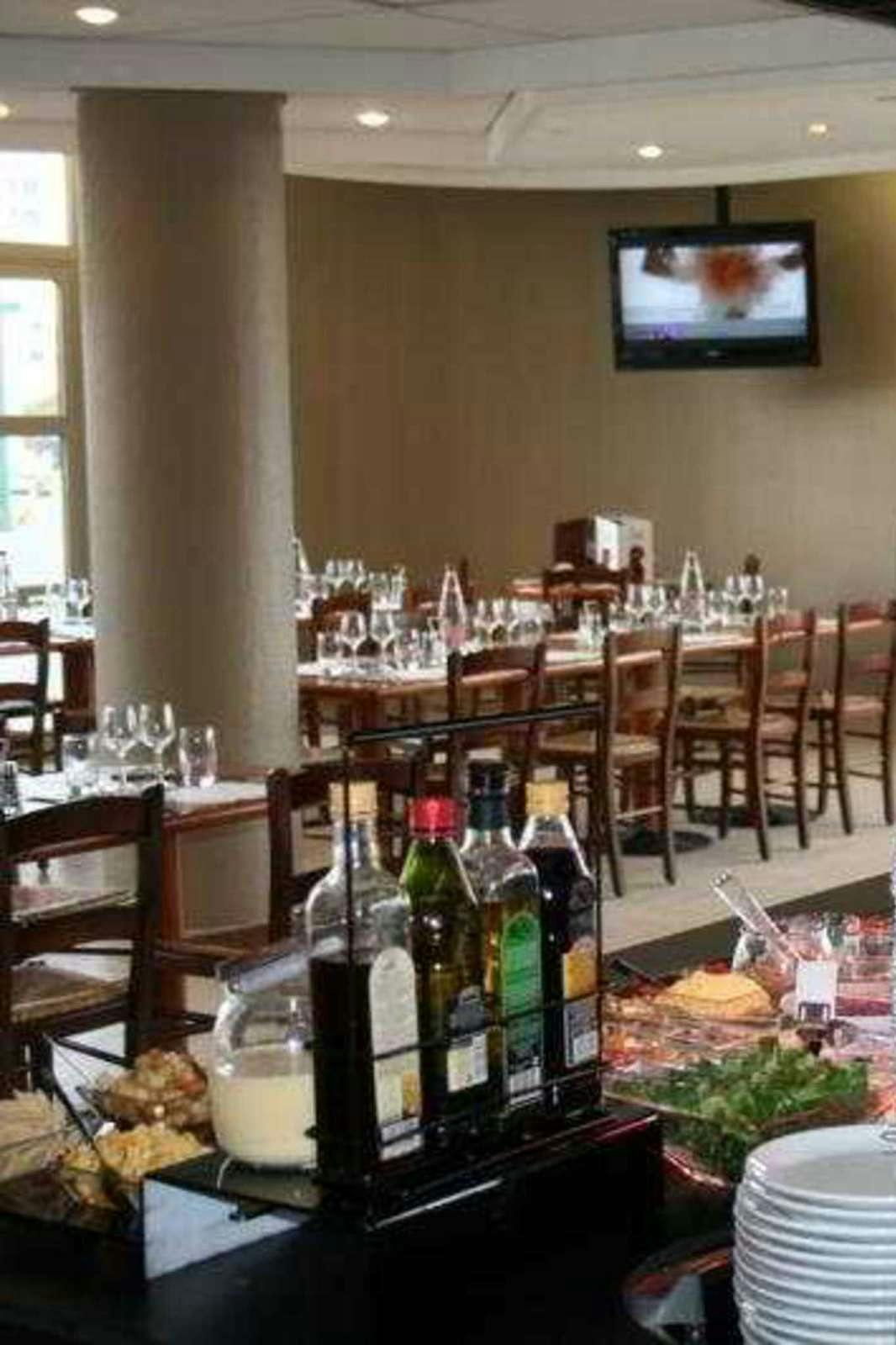 Hotel Campanile Paris Est - Bobigny photo 2