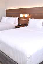 Hotel Holiday Inn Express & Suites Omaha Airport photo 5