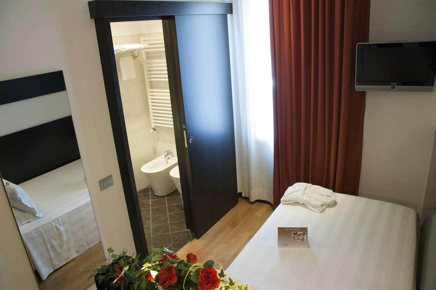 Hotel Hotel Card International photo 2