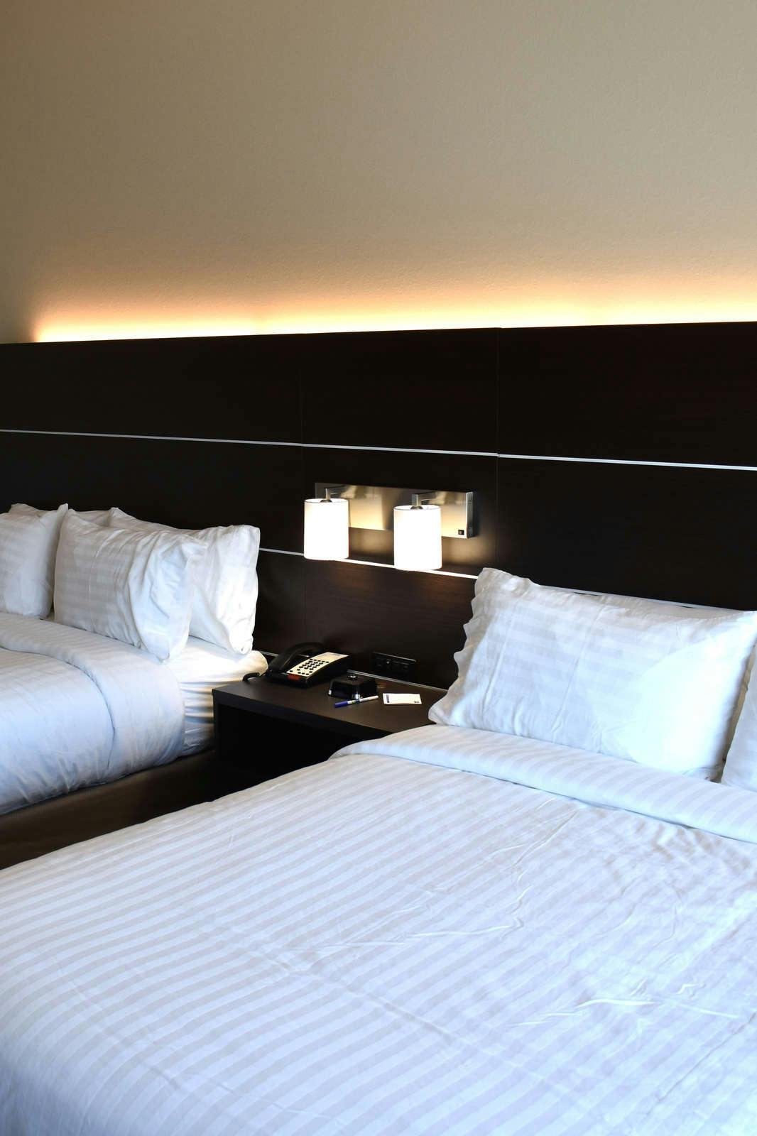 Hotel Holiday Inn Express & Suites Parkersburg East photo 4