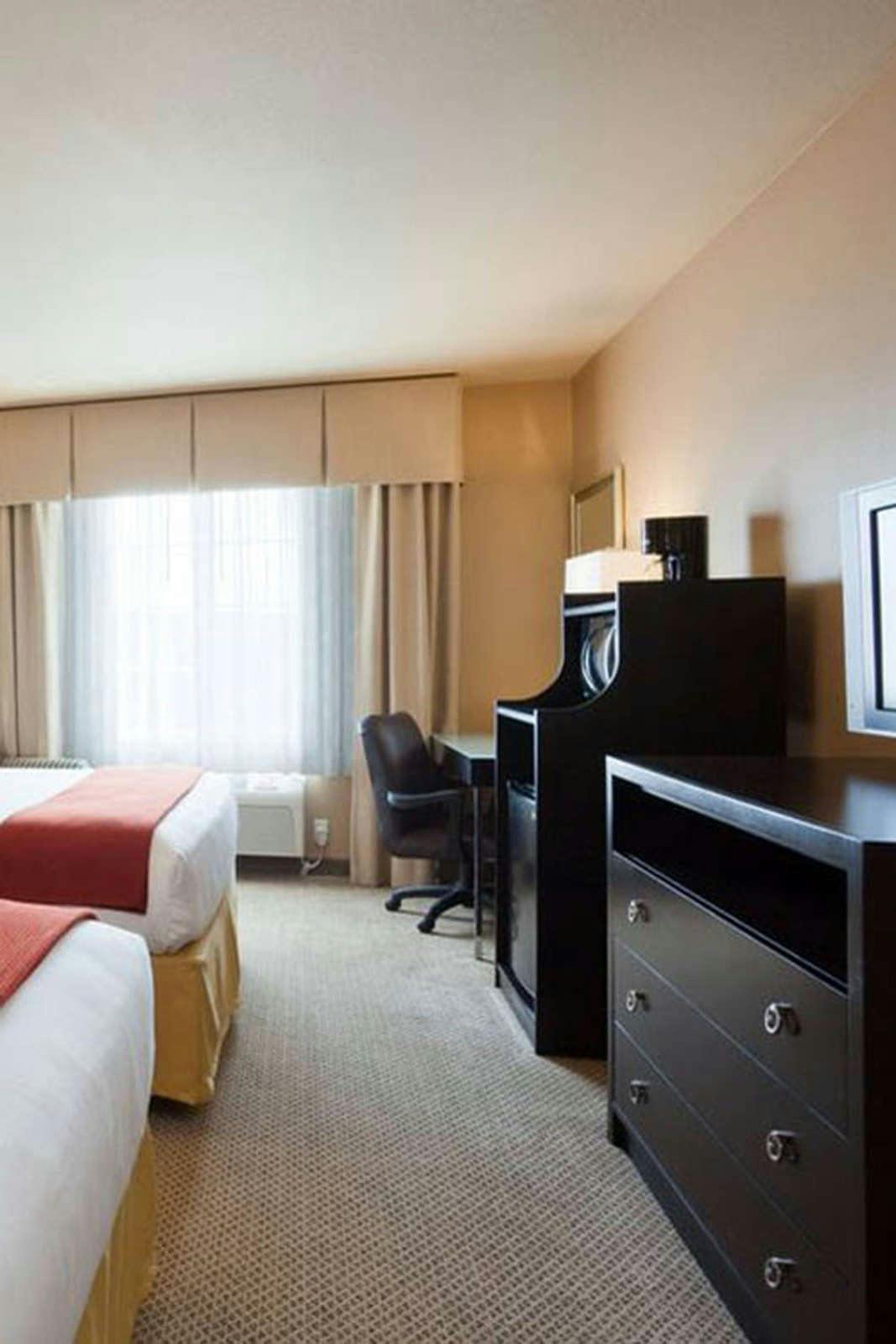 Hotel Holiday Inn Express Hotel & Suites Pittsburgh West Greentree photo 2