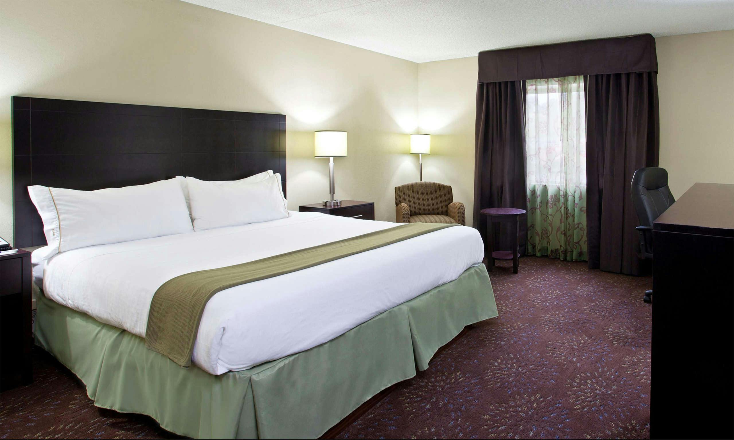 Holiday Inn Express Hotel & Suites Pittsburgh West Greentree