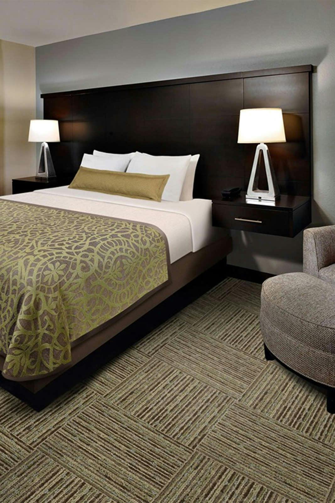 Hotel Staybridge Suites Dearborn MI photo 3