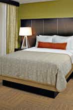 Hotel Staybridge Suites Eau Claire - Altoona photo 2