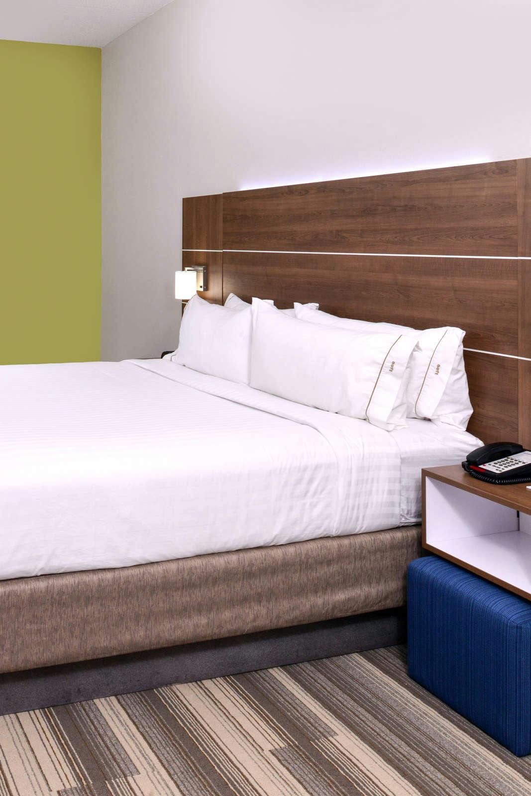 Hotel Holiday Inn Express & Suites Raleigh NE - Medical Center Area photo 1