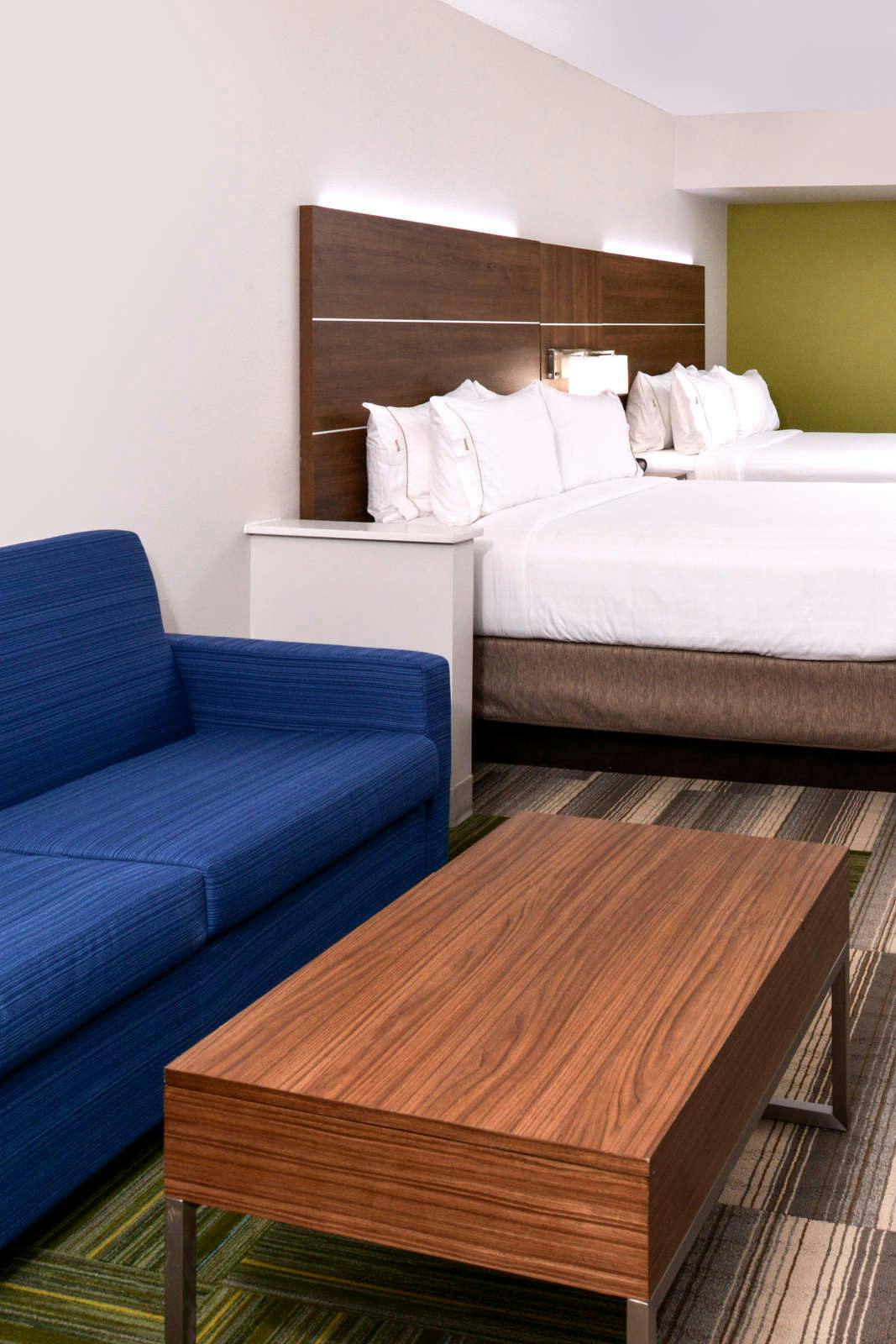Hotel Holiday Inn Express & Suites Raleigh NE - Medical Center Area photo 2