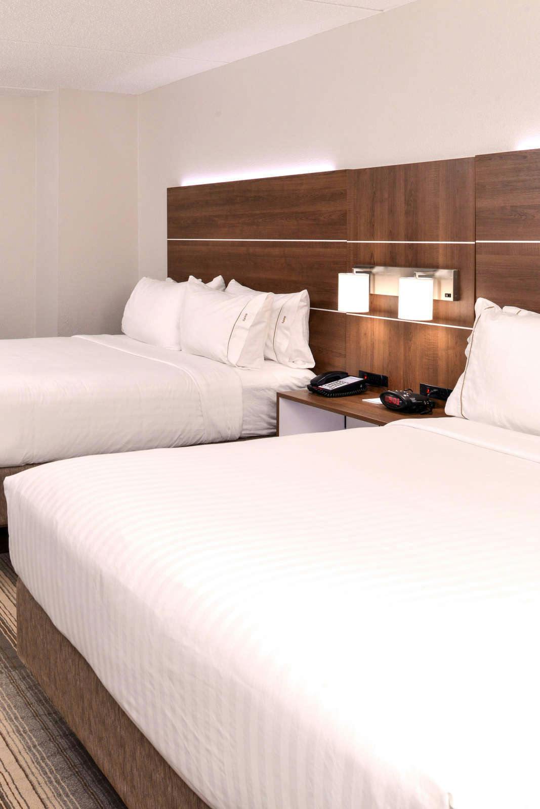 Hotel Holiday Inn Express & Suites Raleigh NE - Medical Center Area photo 5