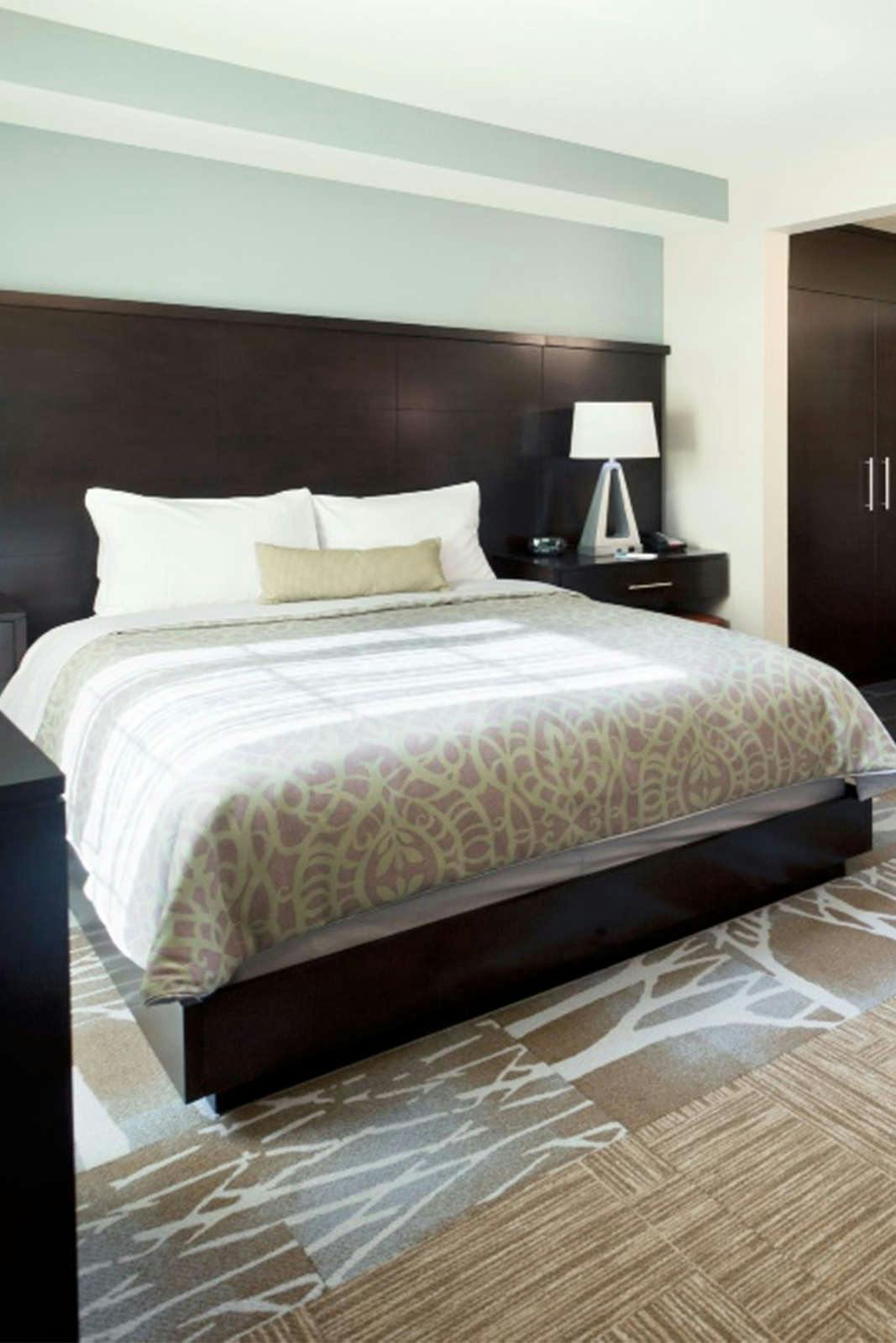 Hotel Staybridge Suites Marquette photo 1