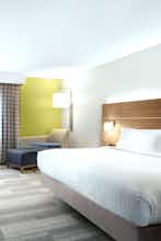 Hotel Holiday Inn Express & Suites Salisbury photo 2