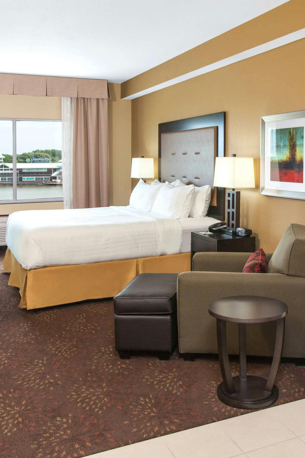 Hotel Holiday Inn Express & Suites Sandusky photo 3