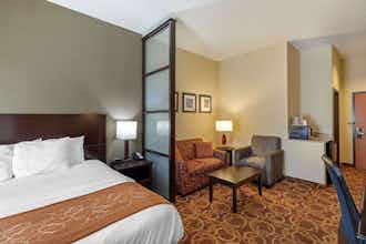 Hotel Comfort Suites McKinney - Allen photo 1