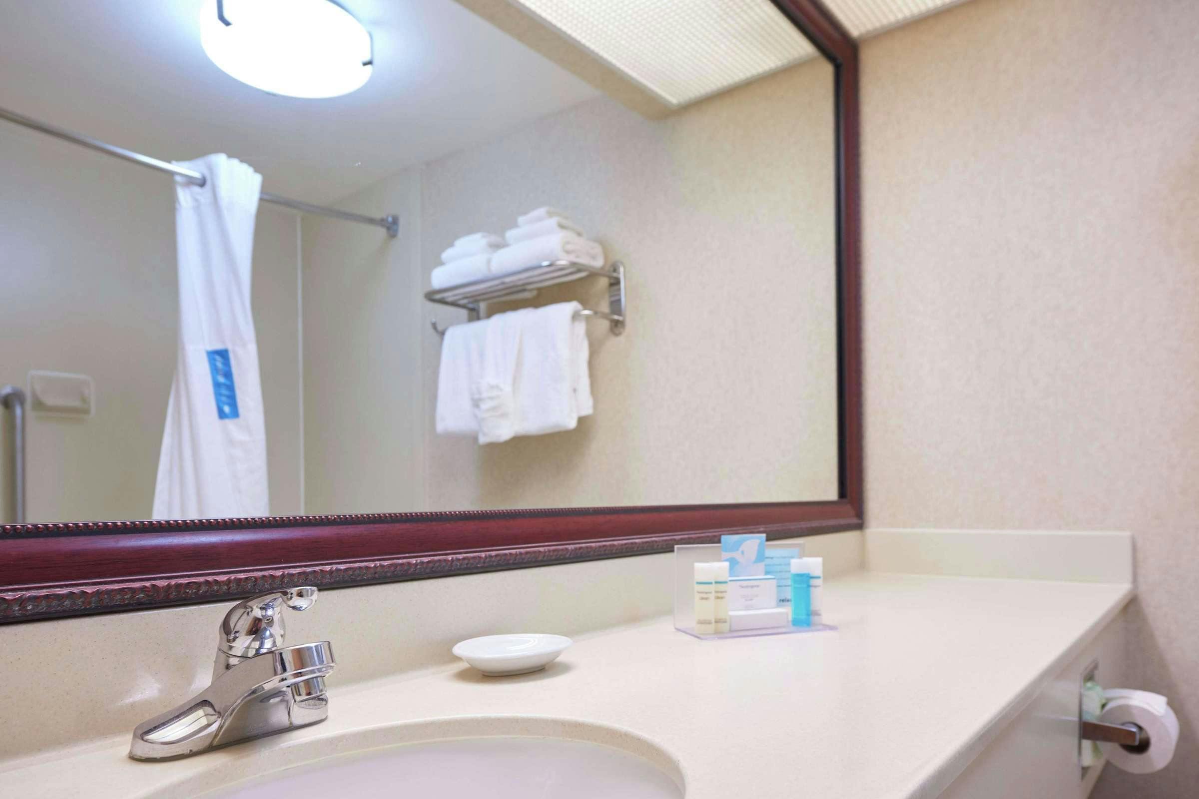 Hotel Hampton Inn Massillon photo 5