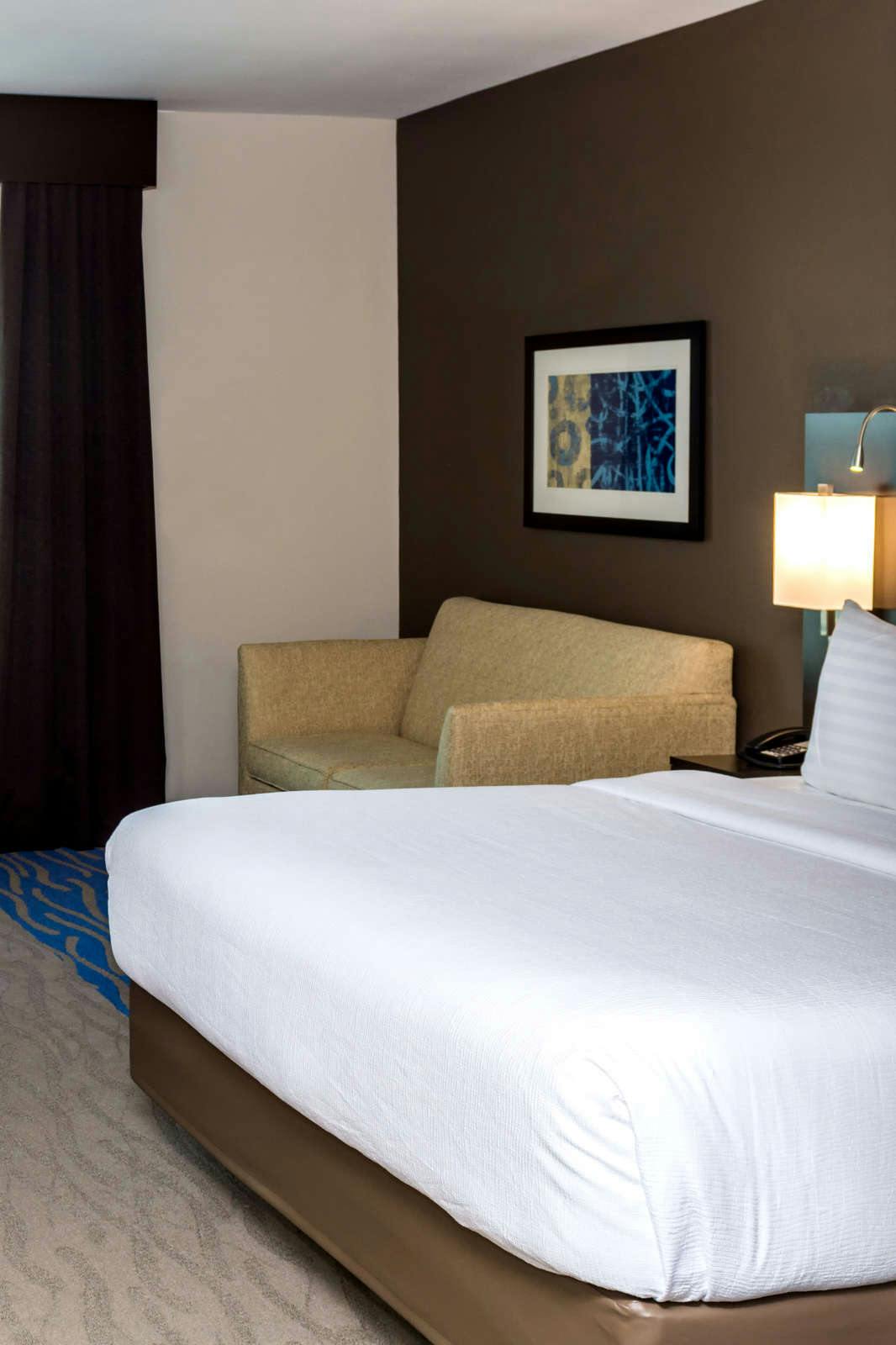 Hotel Holiday Inn Paducah Riverfront photo 1