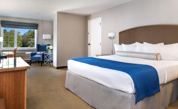 Water's Edge Resort and Spa