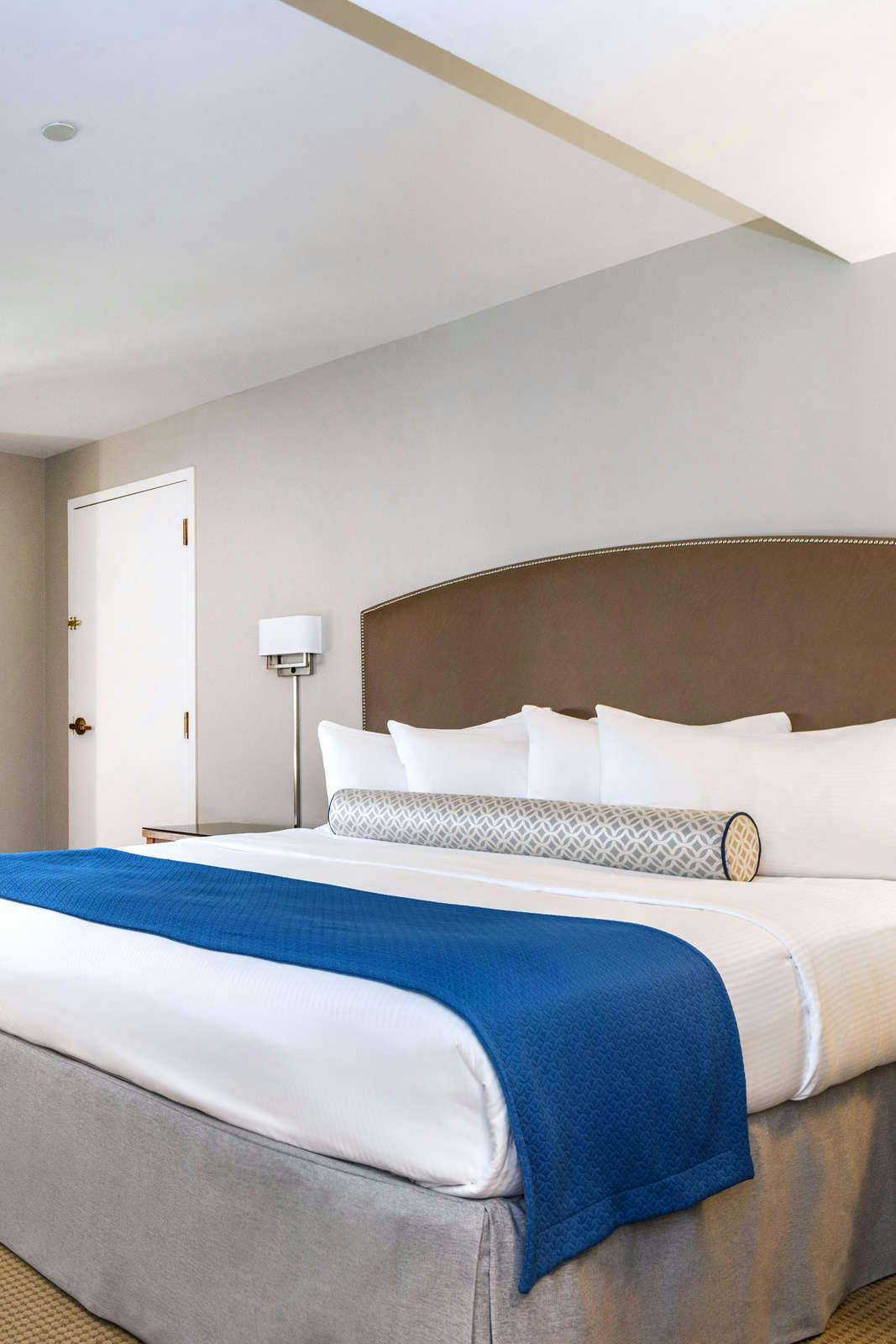 Hotel Water's Edge Resort and Spa photo 2