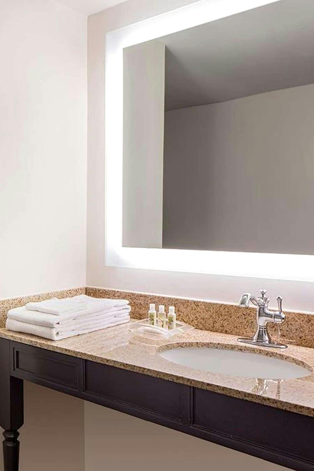 Hotel Chateau LeMoyne - French Quarter, A Holiday Inn Hotel photo 4