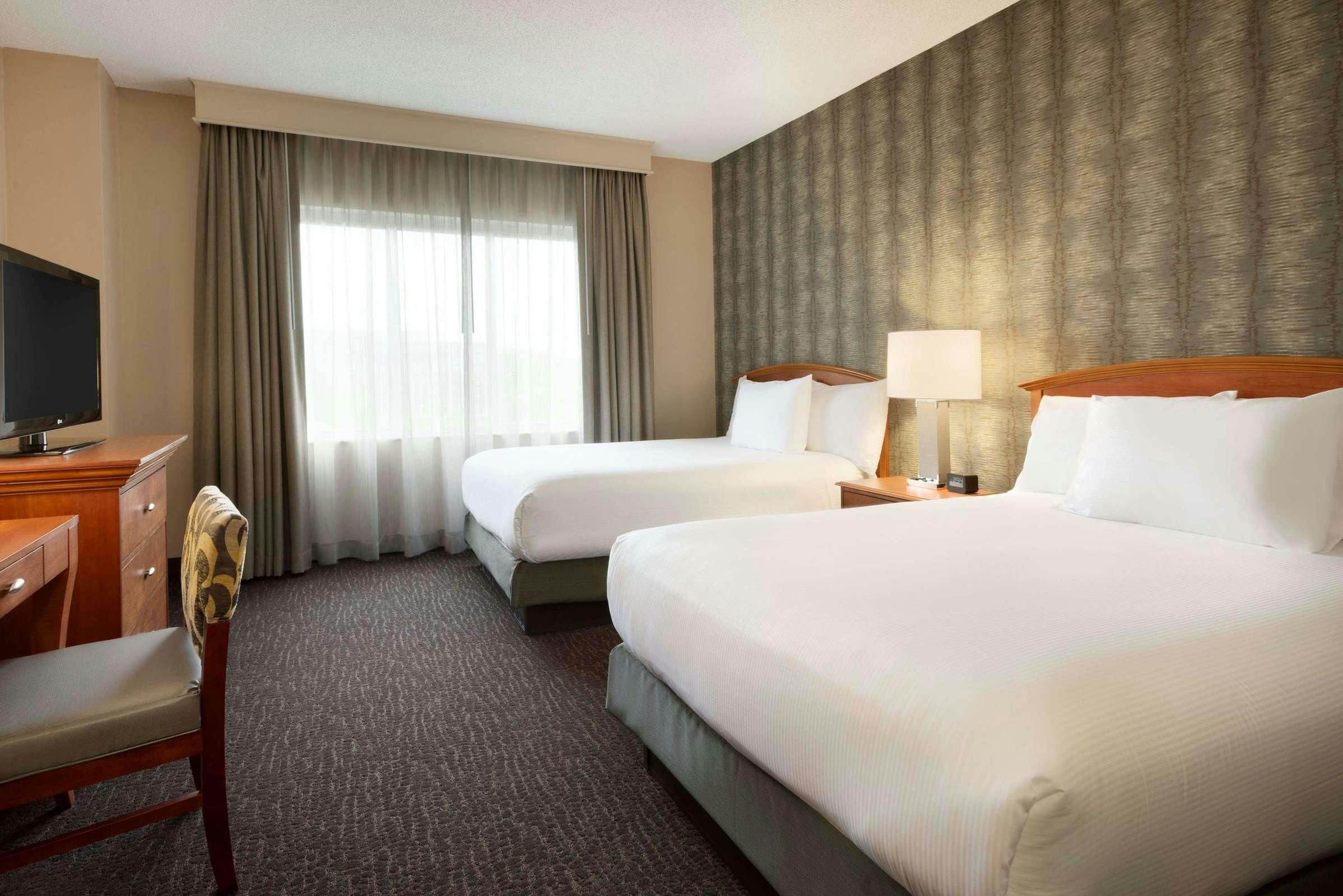 Hotel Embassy Suites by Hilton Franklin Cool Springs photo 1