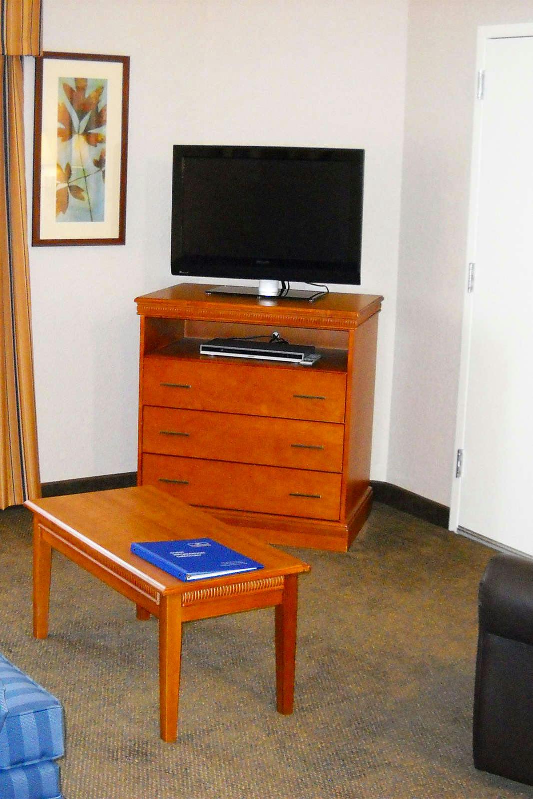 Hotel Candlewood Suites Kenosha, an IHG Hotel photo 3