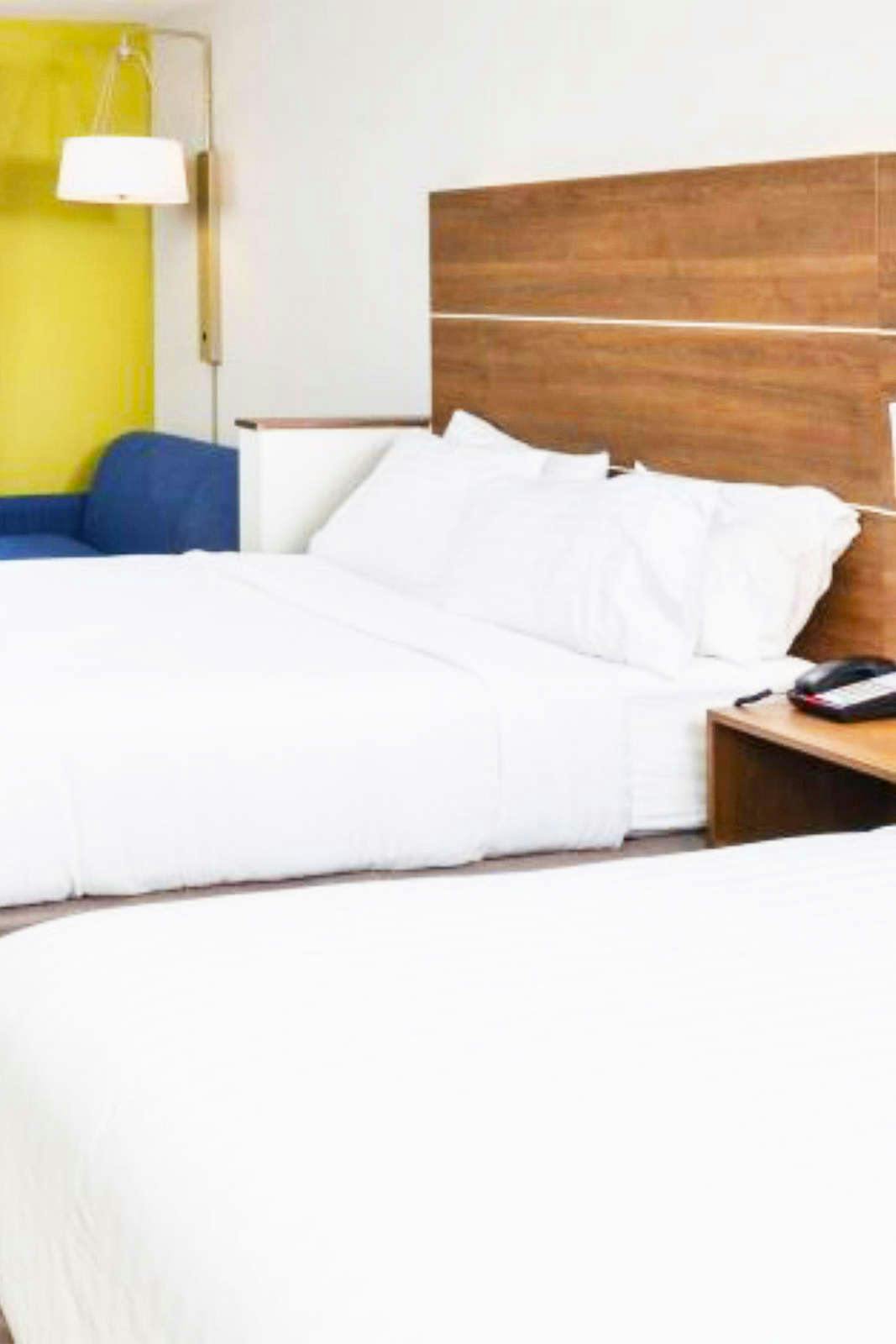 Hotel Holiday Inn Express Alliance photo 1