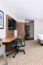 Hotel Holiday Inn Express Alliance photo 4