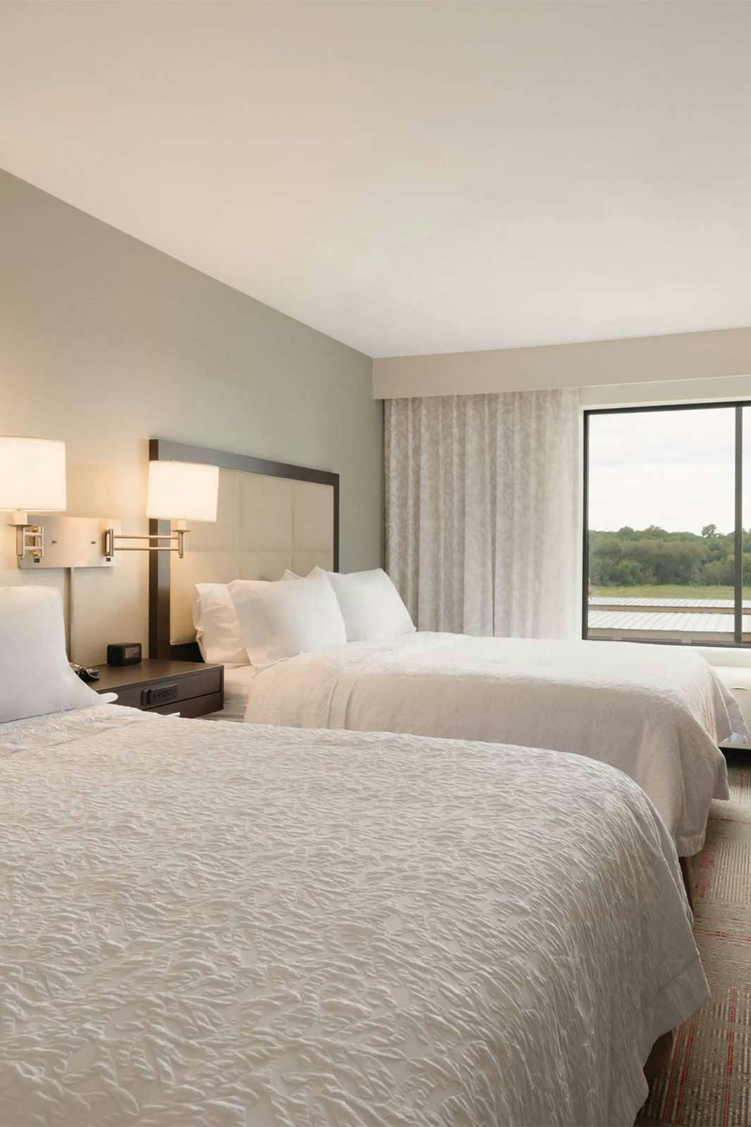 Hotel Hampton Inn & Suites Kenosha photo 1