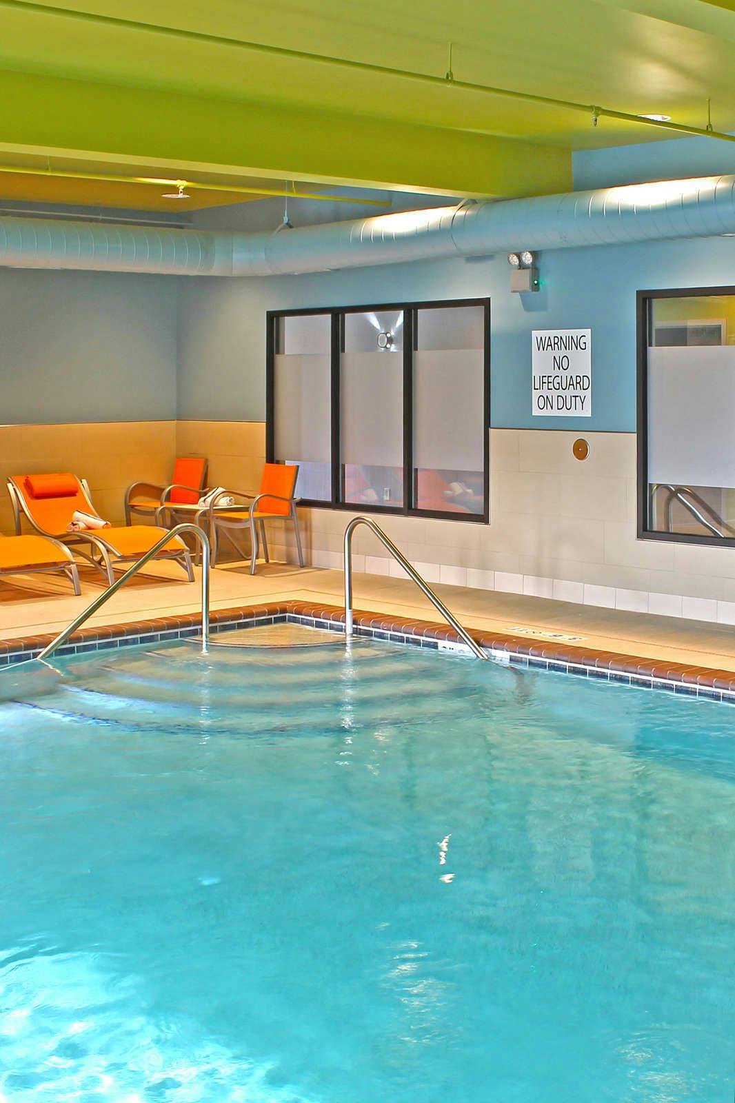 Hotel Holiday Inn Express & Suites St. Louis South - I-55 photo 1
