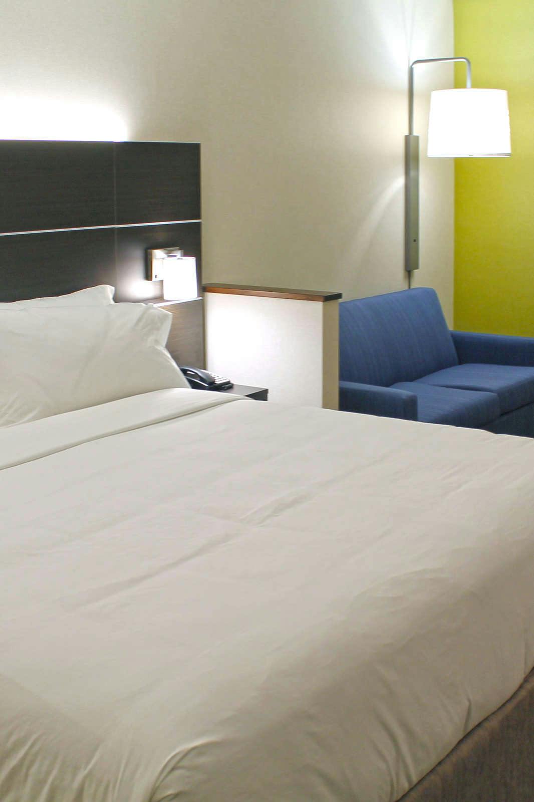 Hotel Holiday Inn Express & Suites St. Louis South - I-55 photo 2