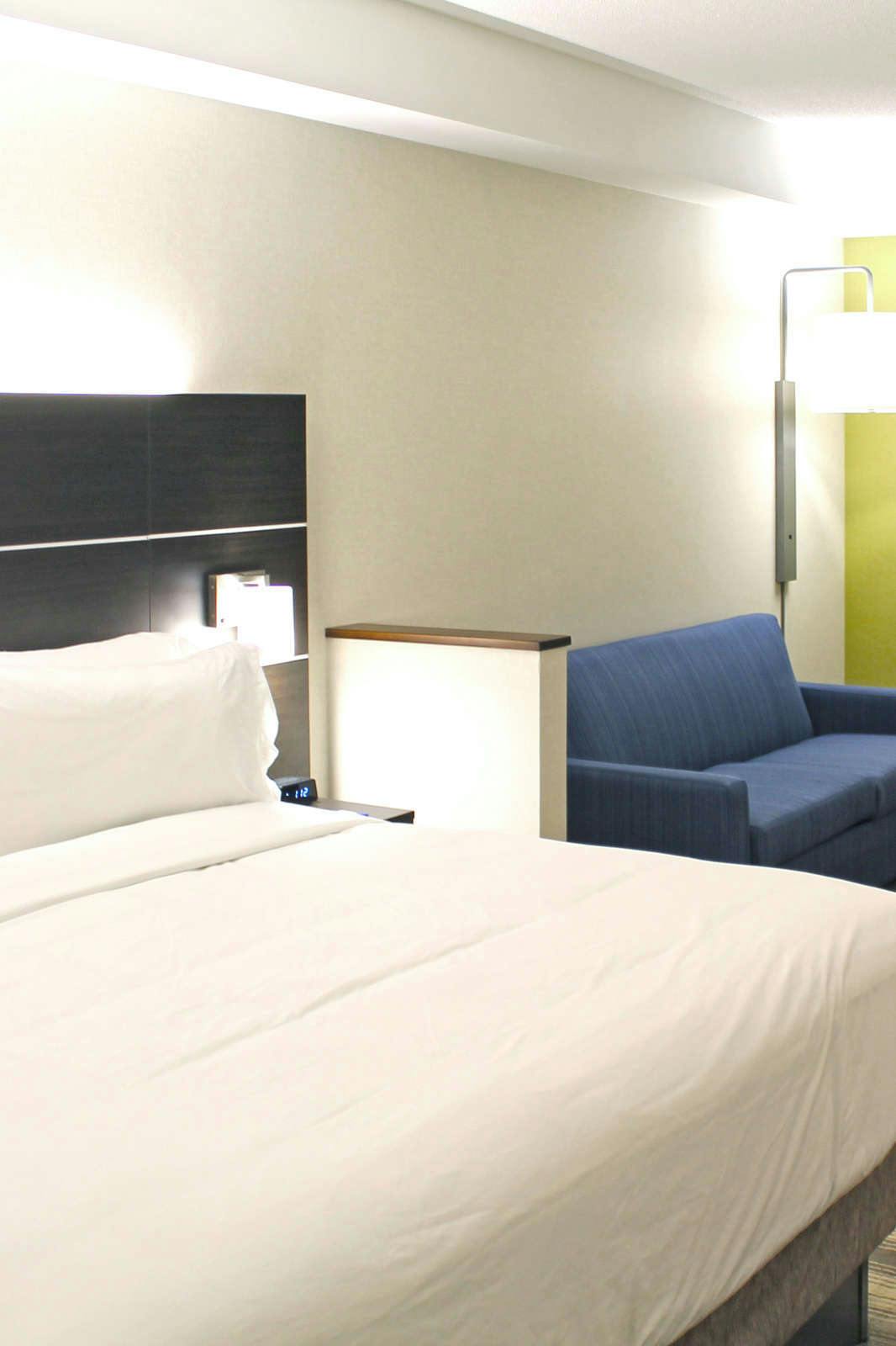 Hotel Holiday Inn Express & Suites St. Louis South - I-55 photo 5