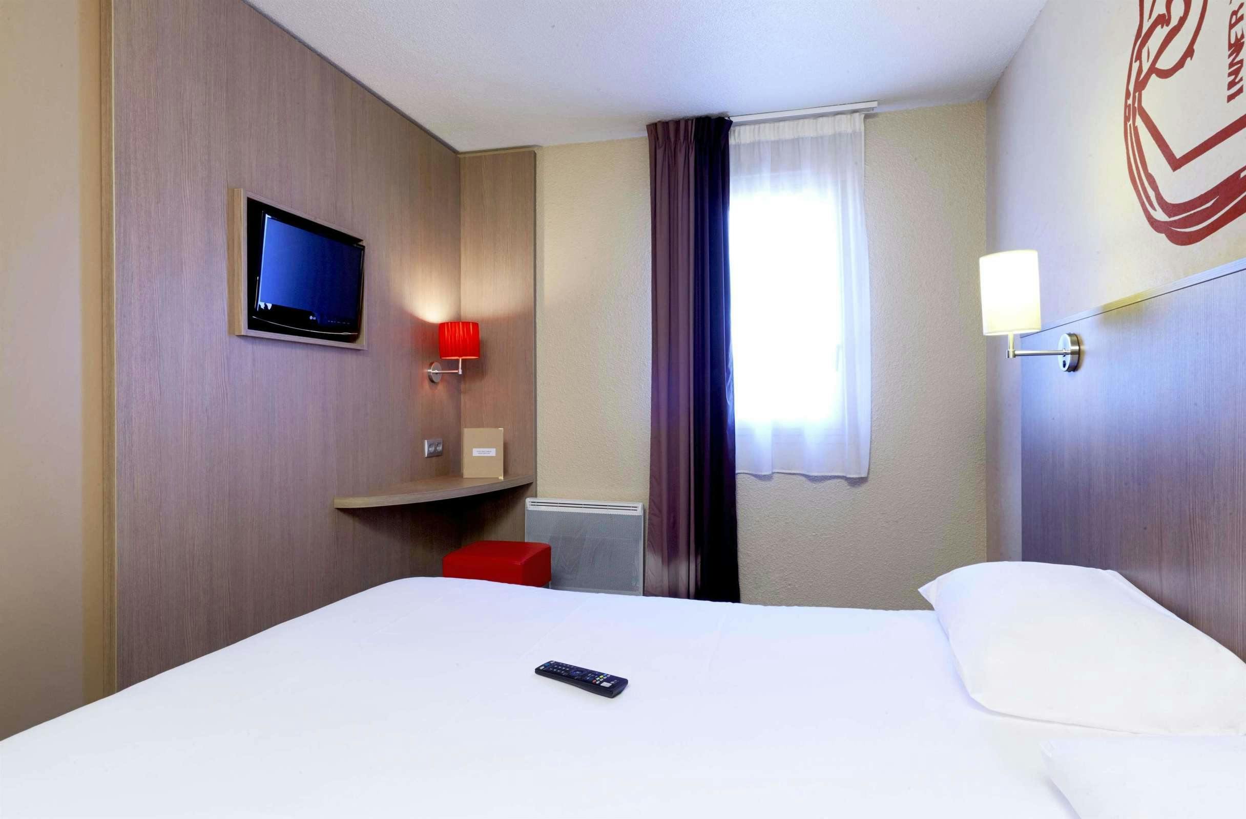 Hotel Kyriad Cholet photo 4