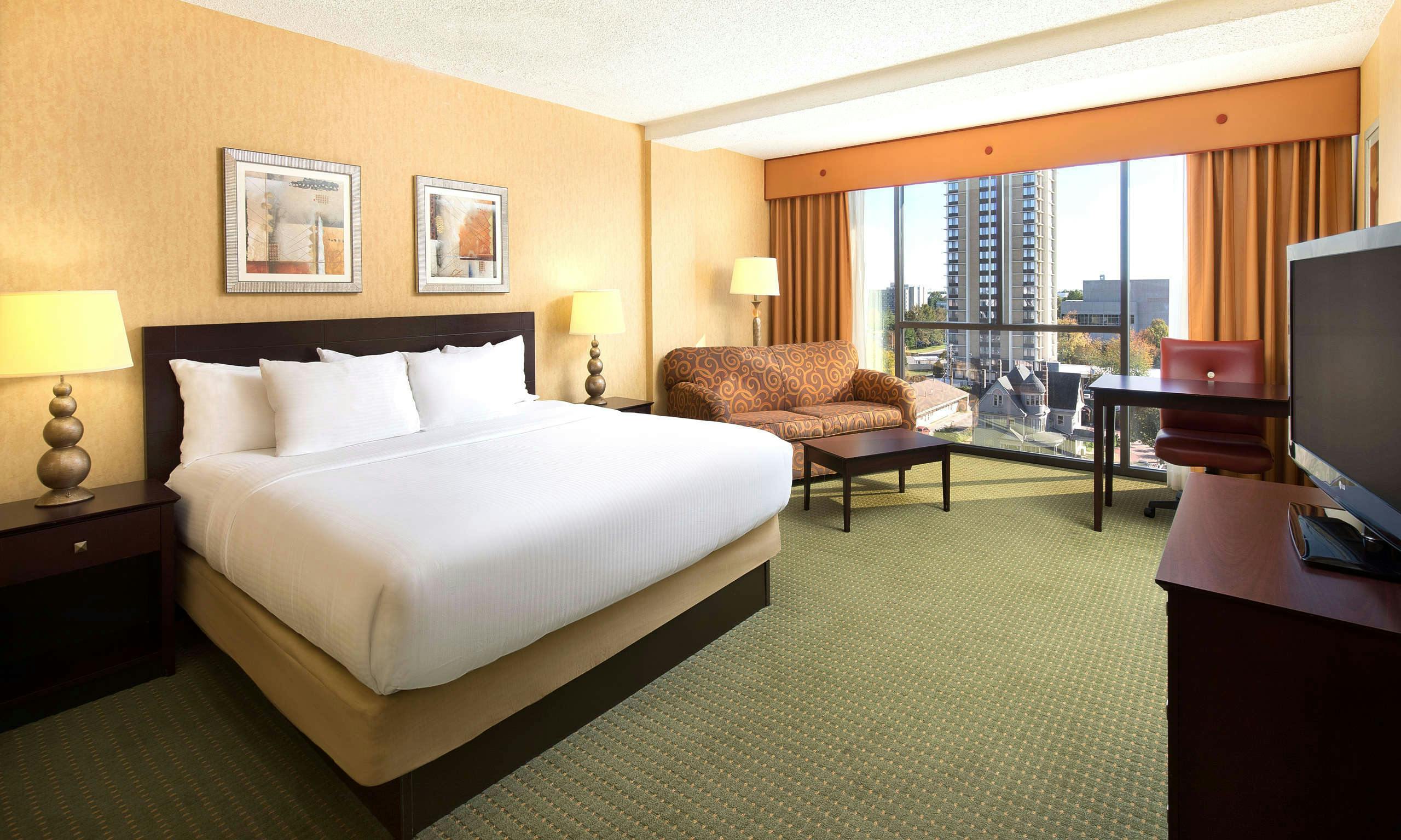 University Plaza Hotel