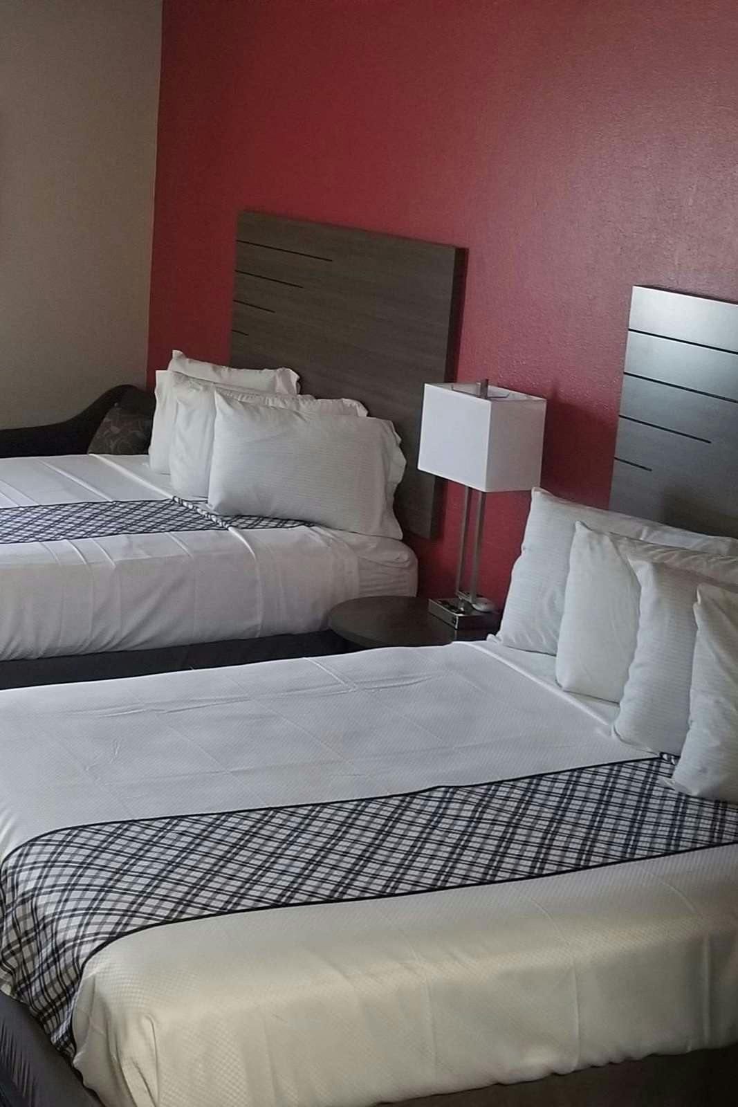 Hotel Sure Stay Hotel By Best Western Higginsville photo 1