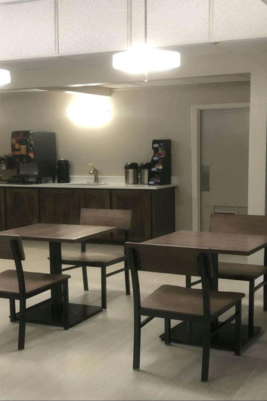 Hotel Sure Stay Hotel By Best Western Higginsville photo 4