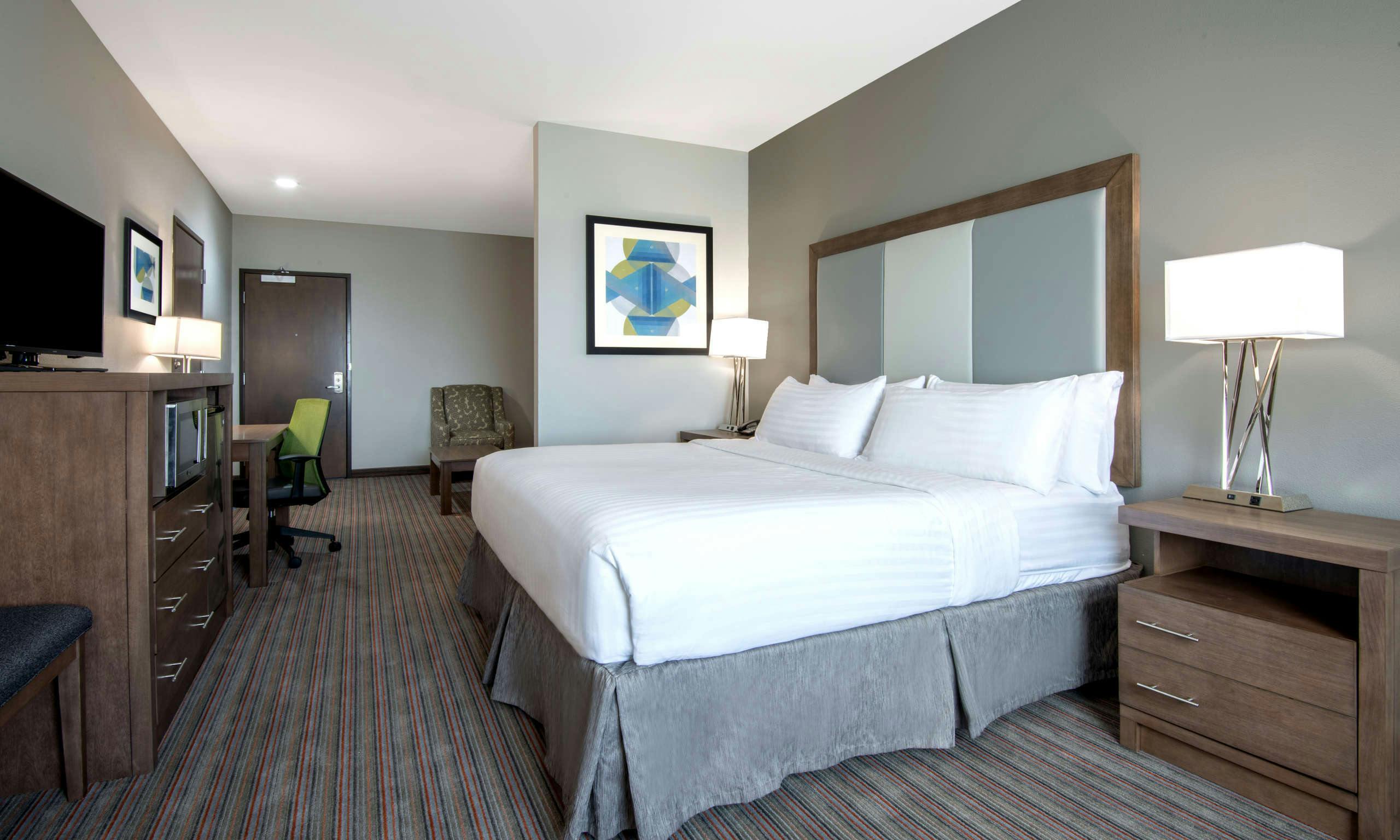 Holiday Inn Express & Suites Stillwater - University Area