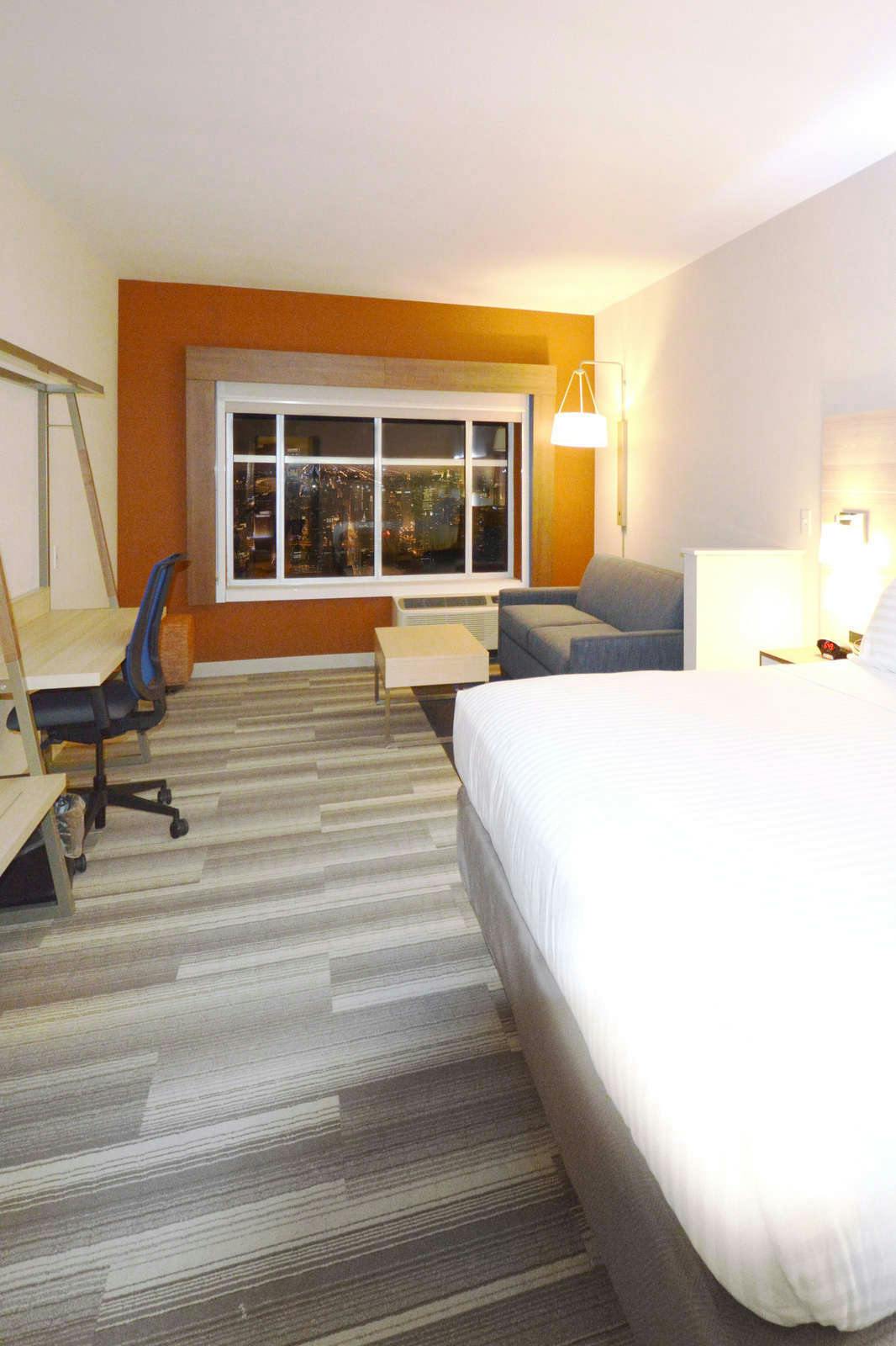 Holiday Inn Express Suites Toledo South Perrysburg Ohio