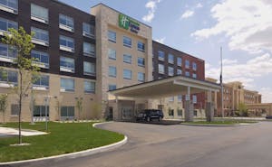 Holiday Inn Express & Suites Toledo West