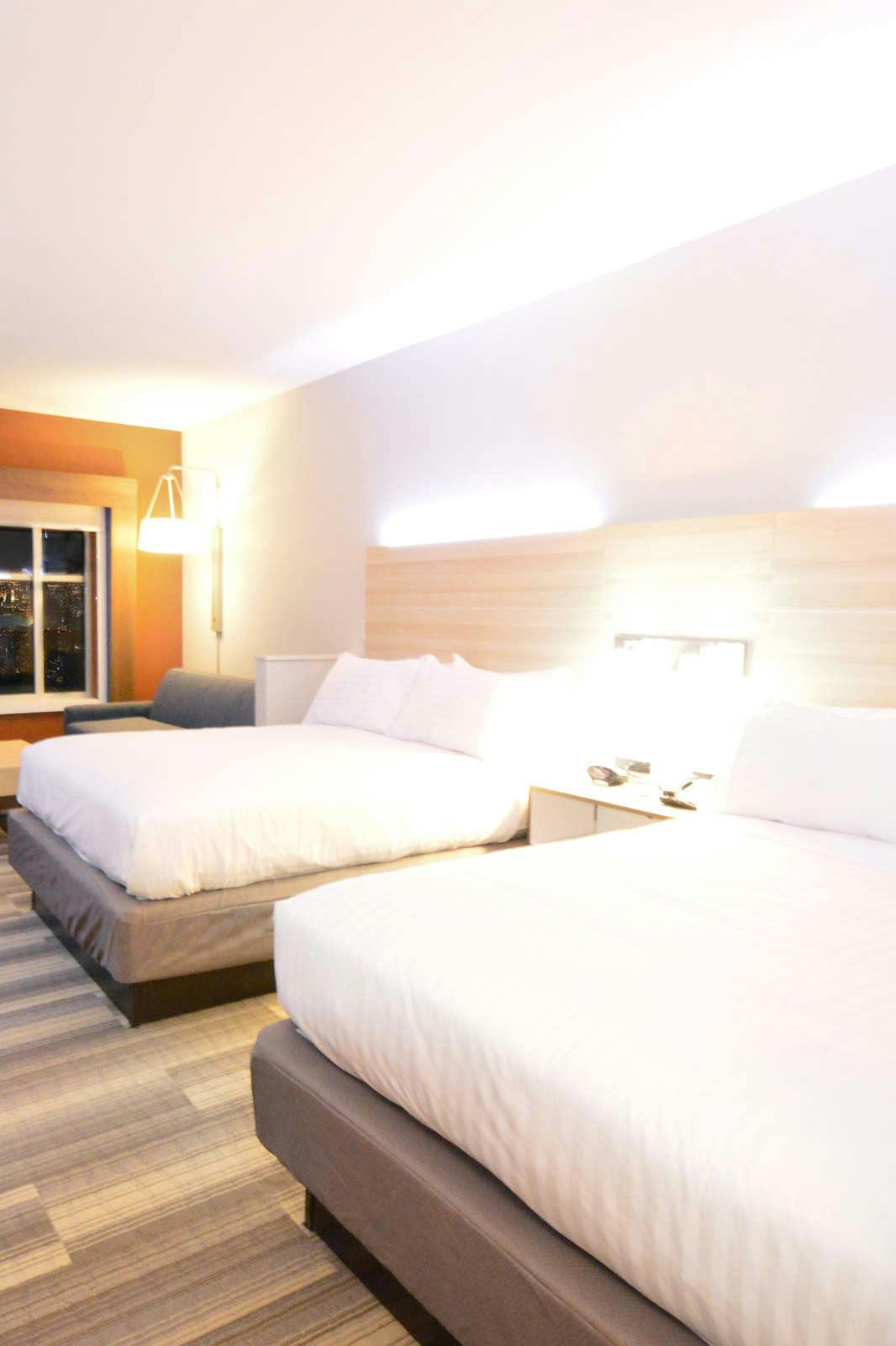 Hotel Holiday Inn Express & Suites Toledo West photo 4
