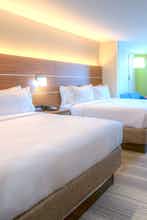 Hotel Holiday Inn Express & Suites Tulsa Midtown photo 2