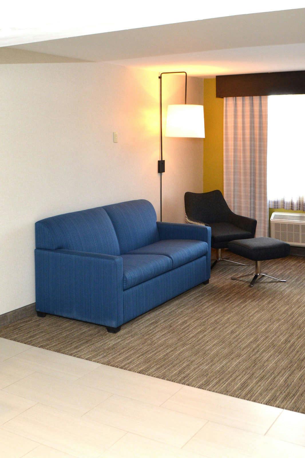 Hotel Holiday Inn Express & Suites Waterville - North photo 4