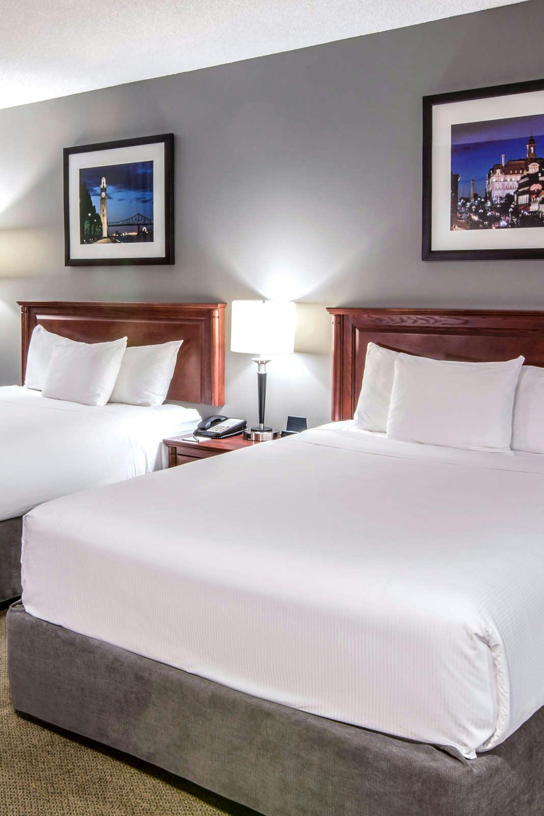 Hotel Hotel Faubourg Montreal photo 1