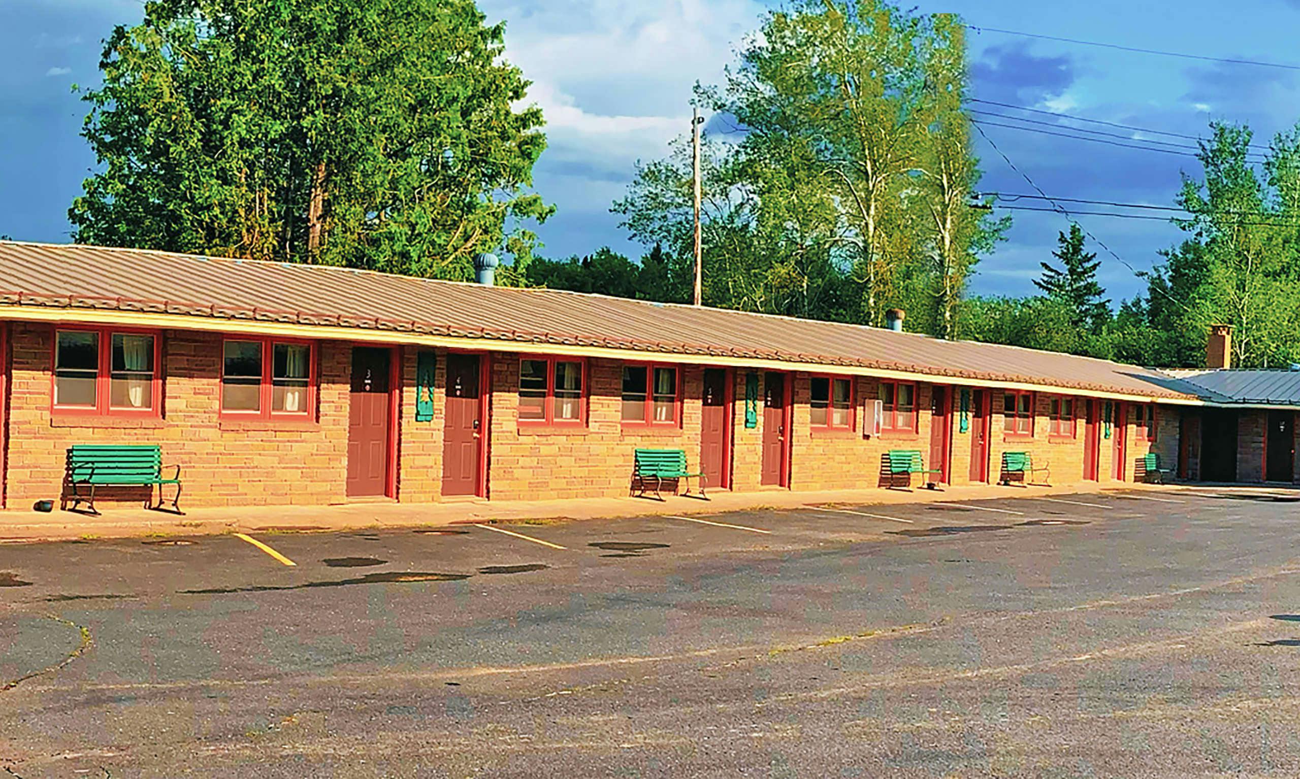 Indianhead Ironwood Hotel