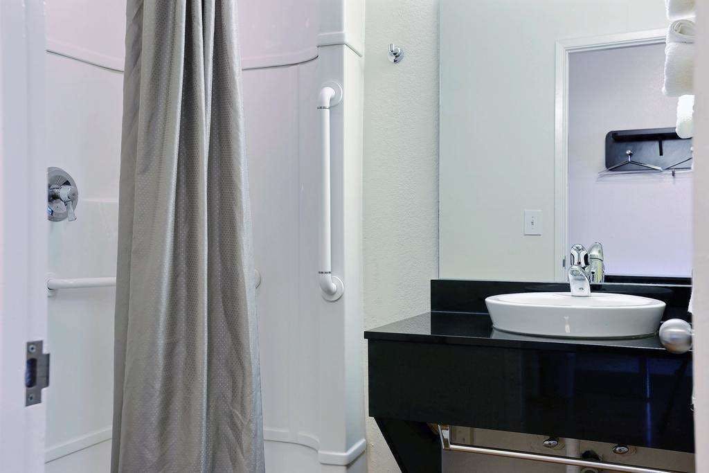 Hotel Econo Lodge Idaho Falls, ID photo 4