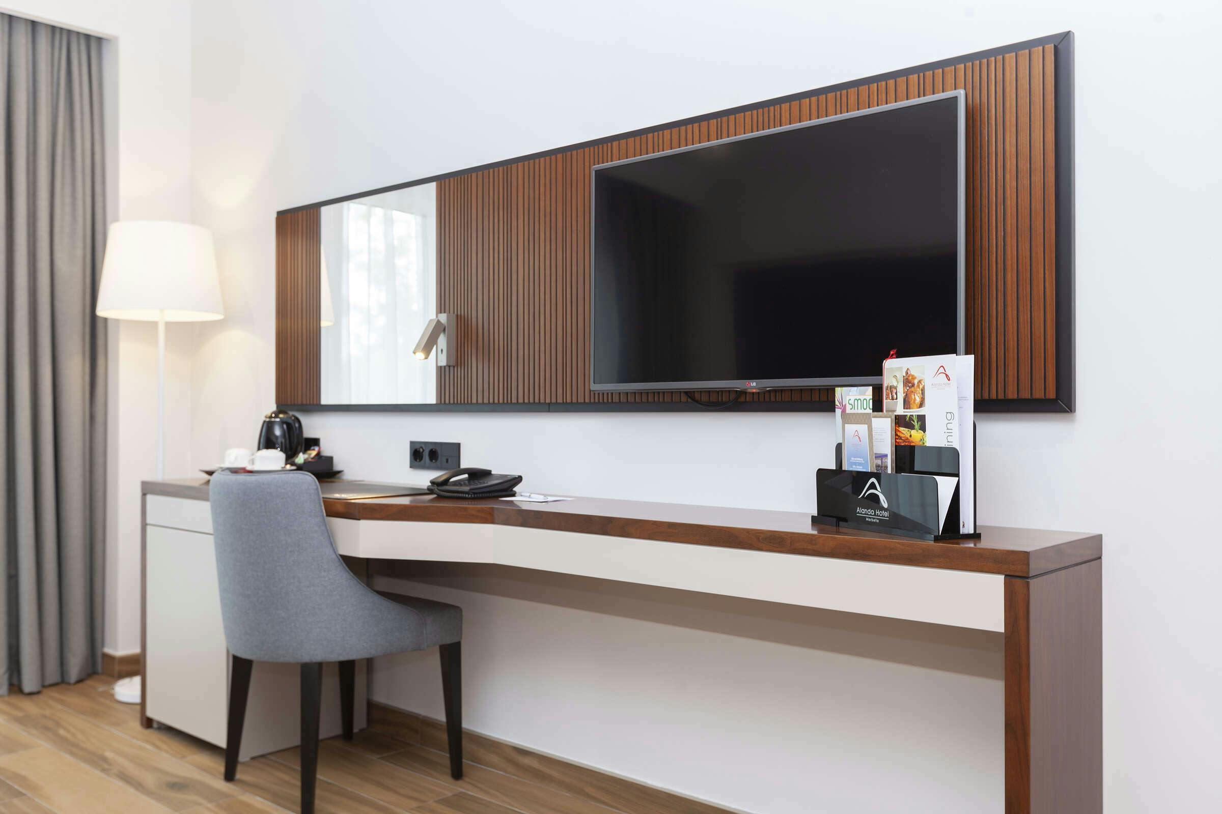 Hotel ALANDA HOTEL MARBELLA photo 2