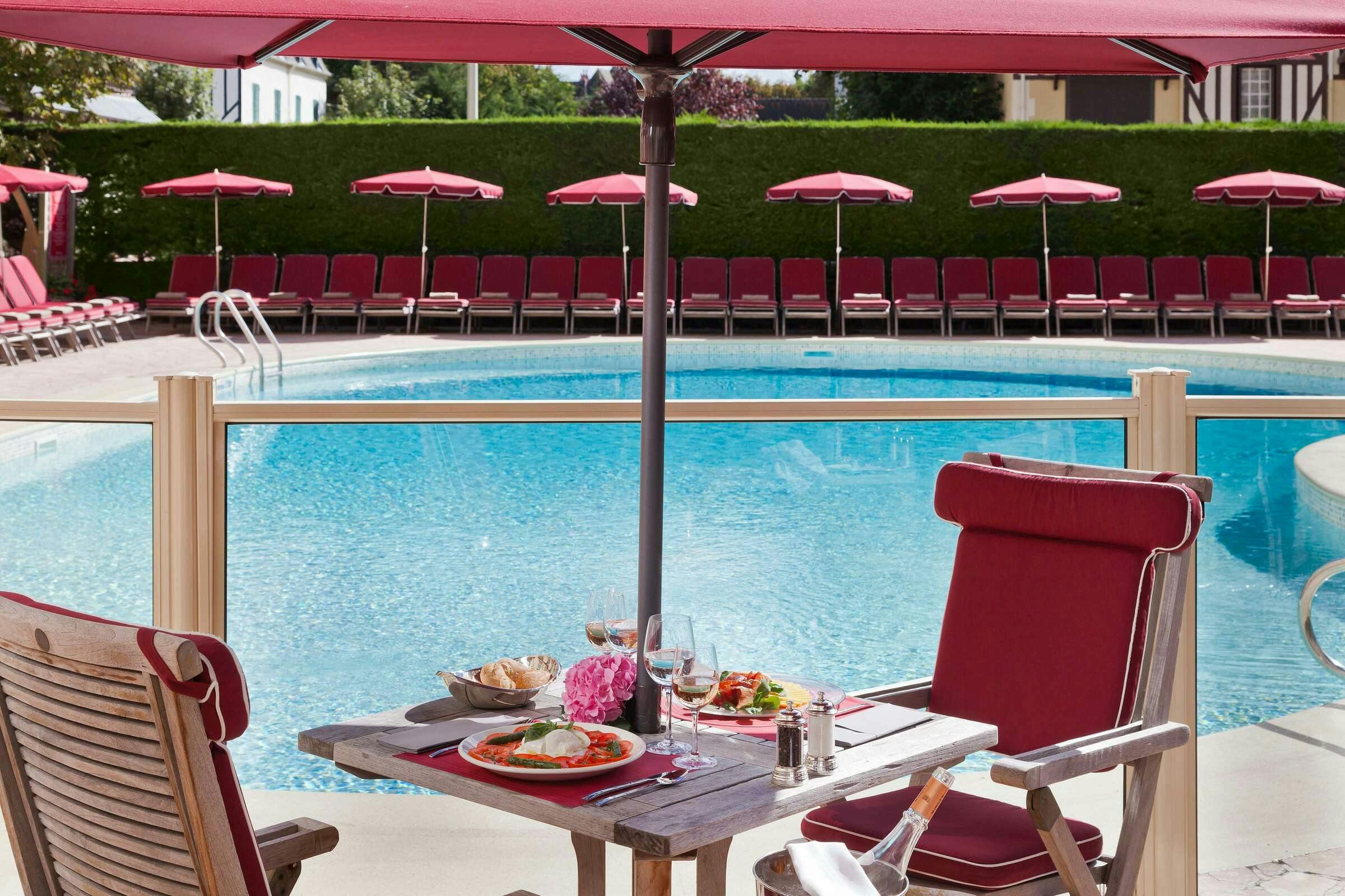 Hotel Hôtel Barrière Le Royal Deauville photo 3