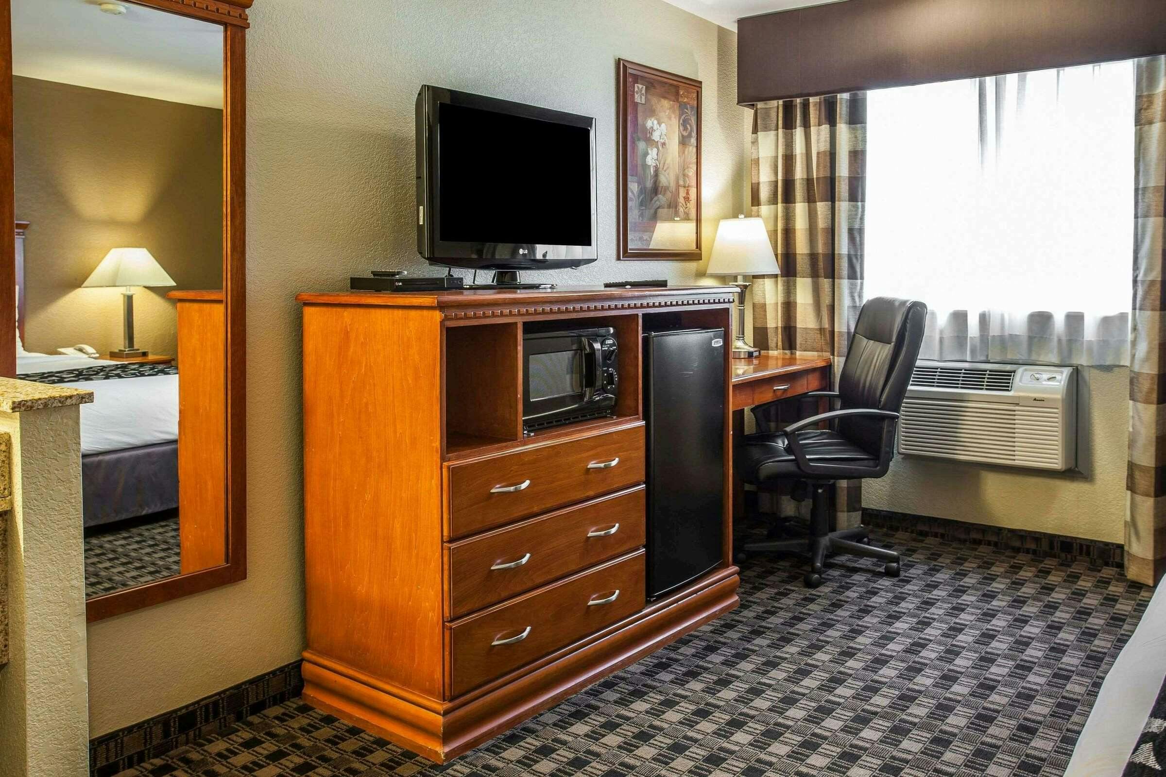 Hotel Clarion Inn Renton-Seattle photo 2