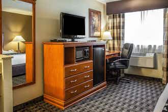 Hotel Clarion Inn Renton-Seattle photo 2