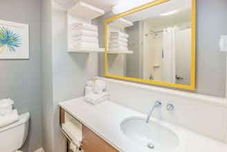 Hotel Hampton Inn Pensacola Beach photo 2