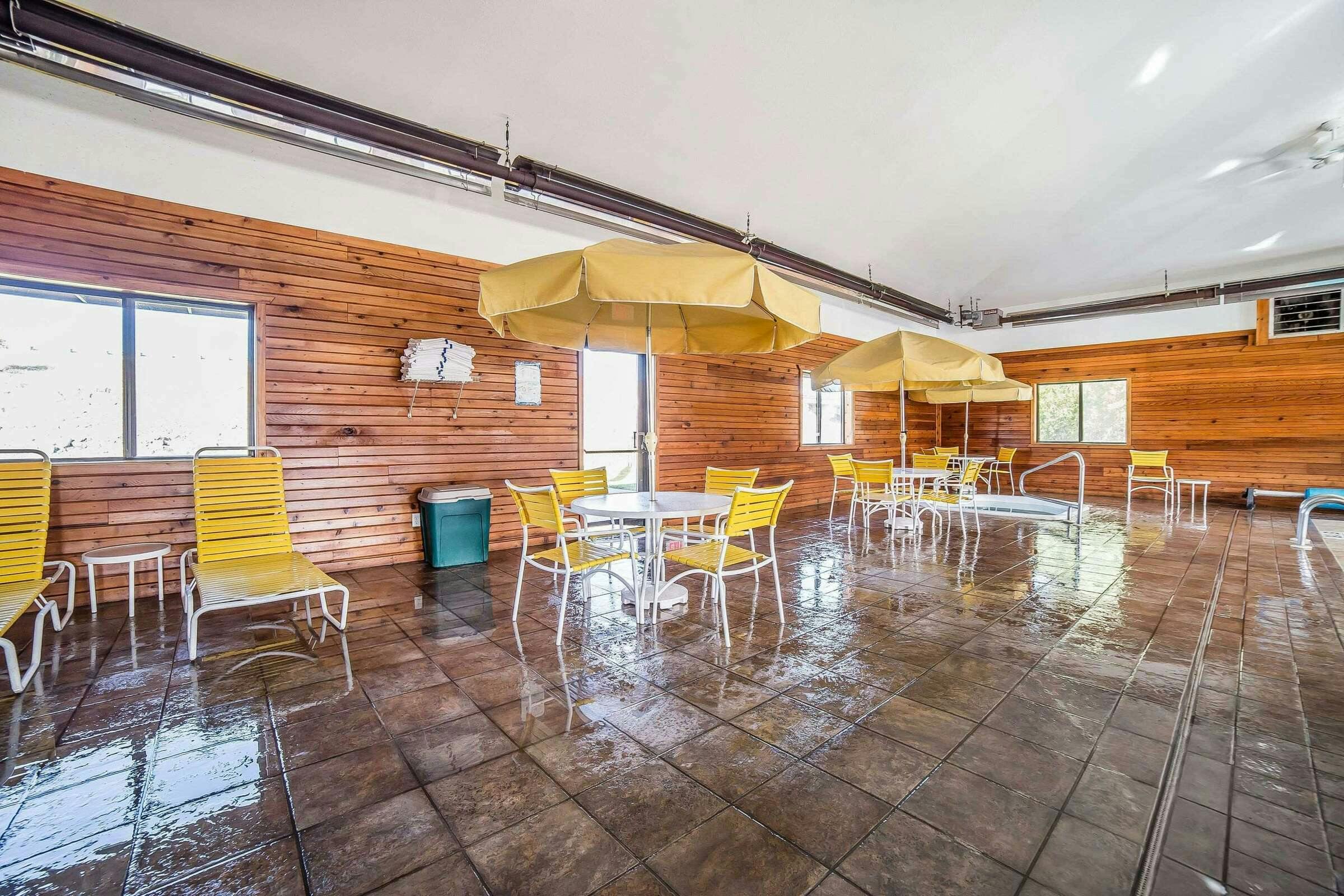 Hotel Yellowstone River Inn & Suites photo 3