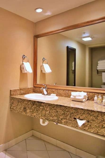 Hotel Anaheim Portofino Inn and Suites photo 4