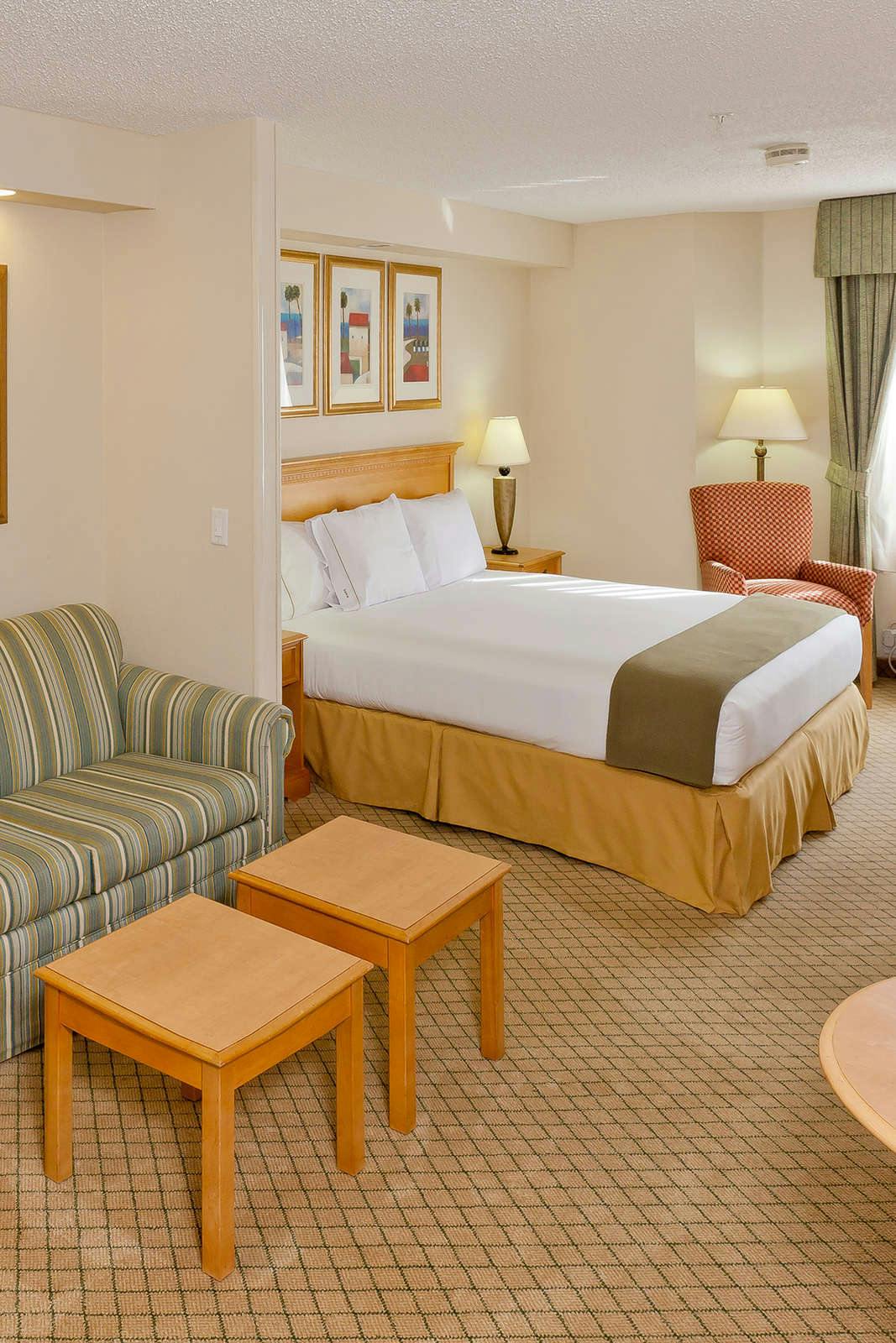 Hotel Holiday Inn Express Hotel & Suites Orlando photo 1